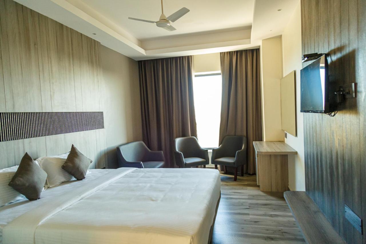 Hotel Galore Inn Mysore Luaran gambar